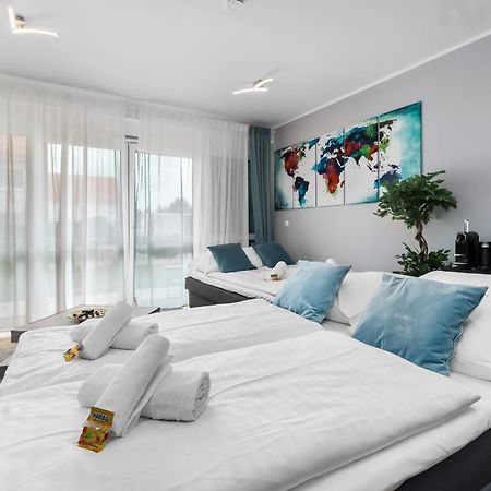 Ferienwohnung Design Luxus, Vollausstattung, Neubau, 30Min Hbf Leipzig 8, Naehe Flughfaen, Bmw, Dhl, Amazon Schkeuditz Exterior foto